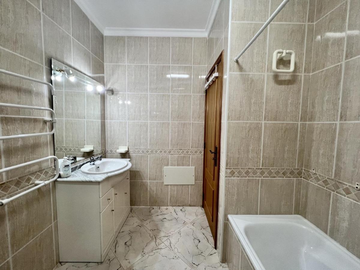 דירות Quarteira Elegant With Pool By Homing מראה חיצוני תמונה